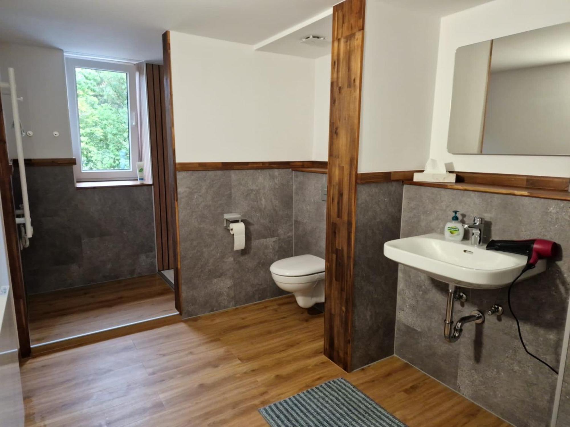 Exklusive Zimmer Mit Geteiltem Bad Und Kueche Kg Stadtilm Exterior foto